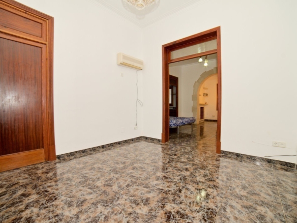 Alquiler casa de pueblo reformada en Ses Salines: 150 m² con patio