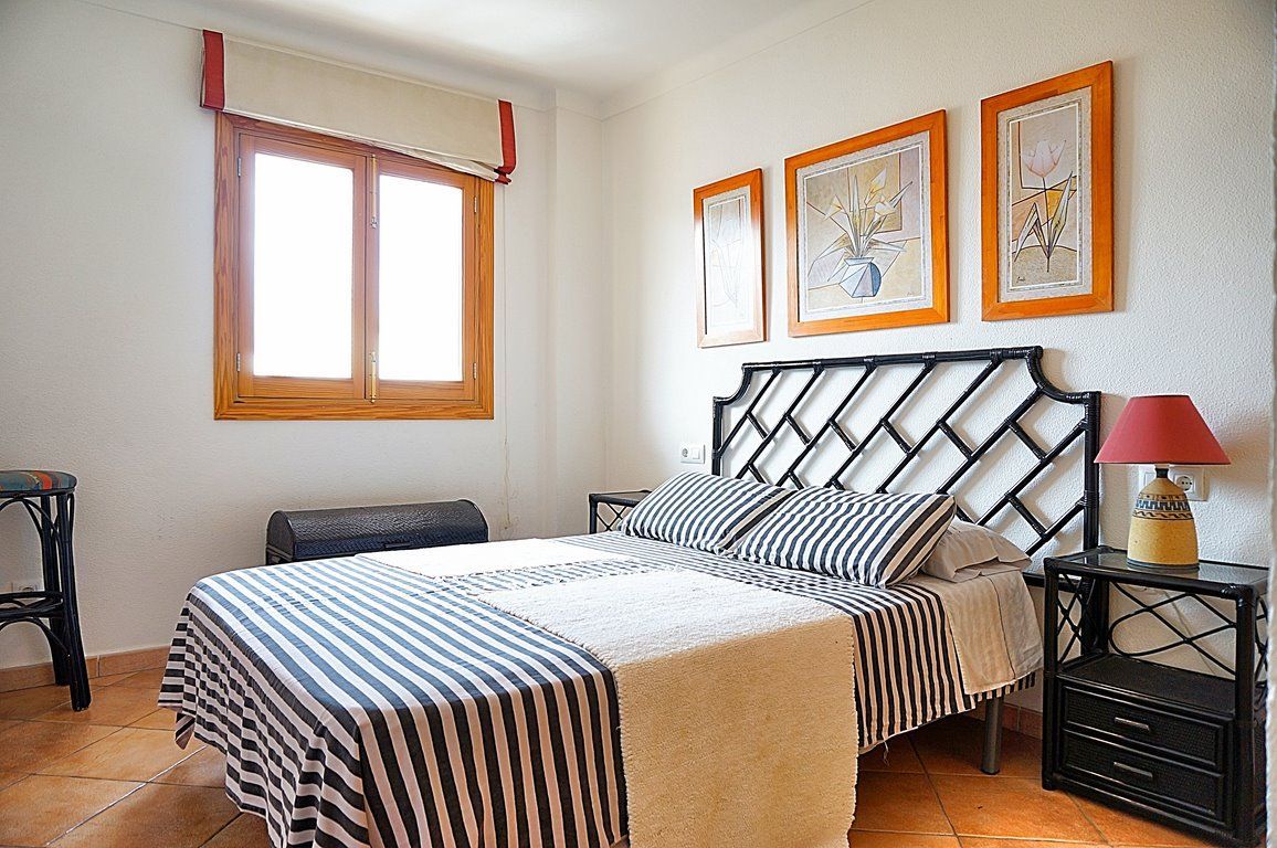 Piso amueblado con terraza y vistas al mar en Colonia de Sant Jordi
