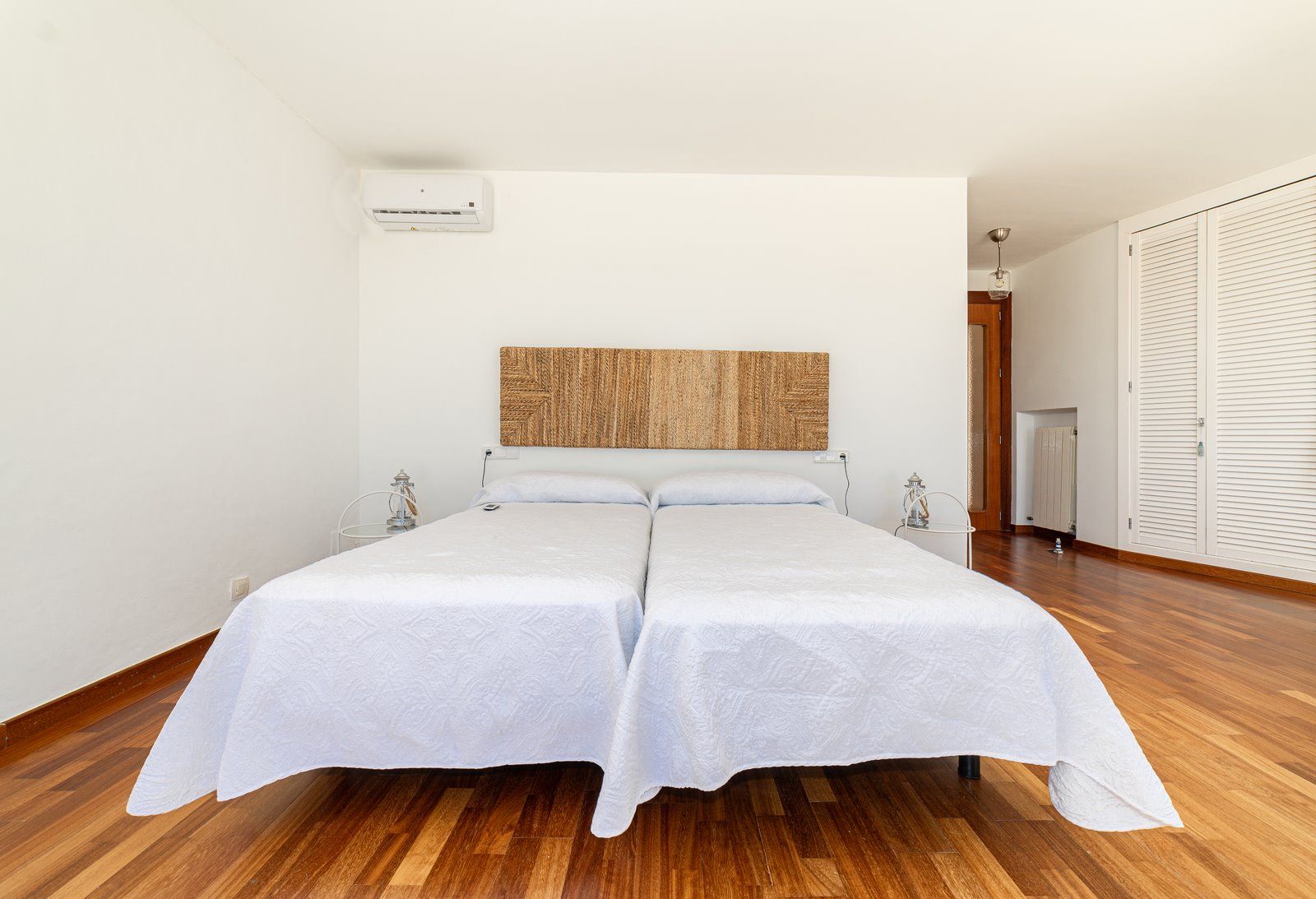 17-1031-Villasyfincasmallorca.jpg Villa en primera línea de mar en Sa Rápita, Campos