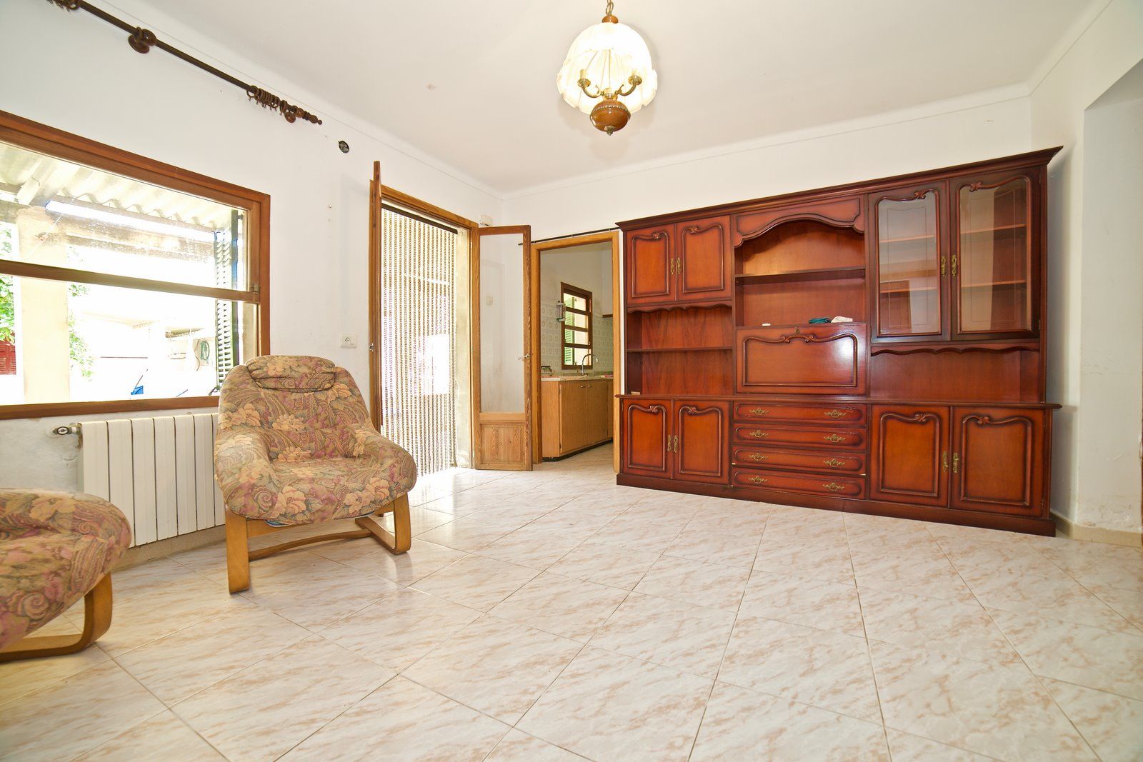 Ground-Floor Apartment with Large Terrace for Rent, Ses Salines