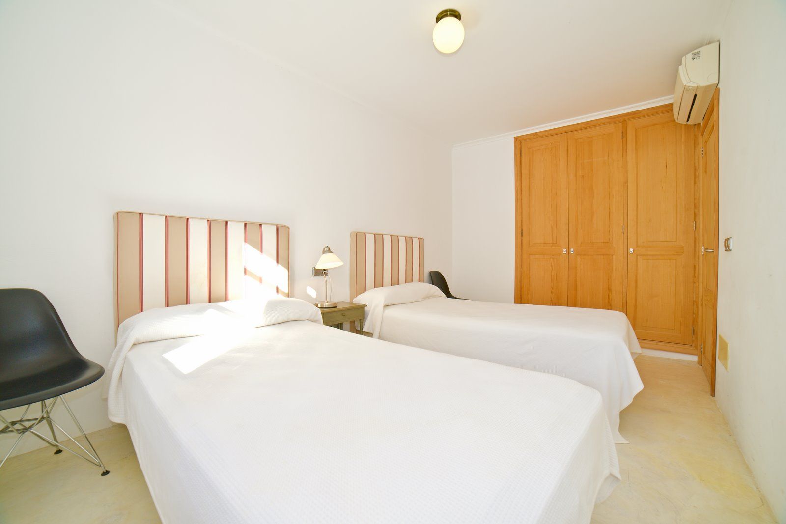 17-1166-Villasyfincasmallorca.jpg Chalet con piscina en alquiler en Es Llombards, Santanyí