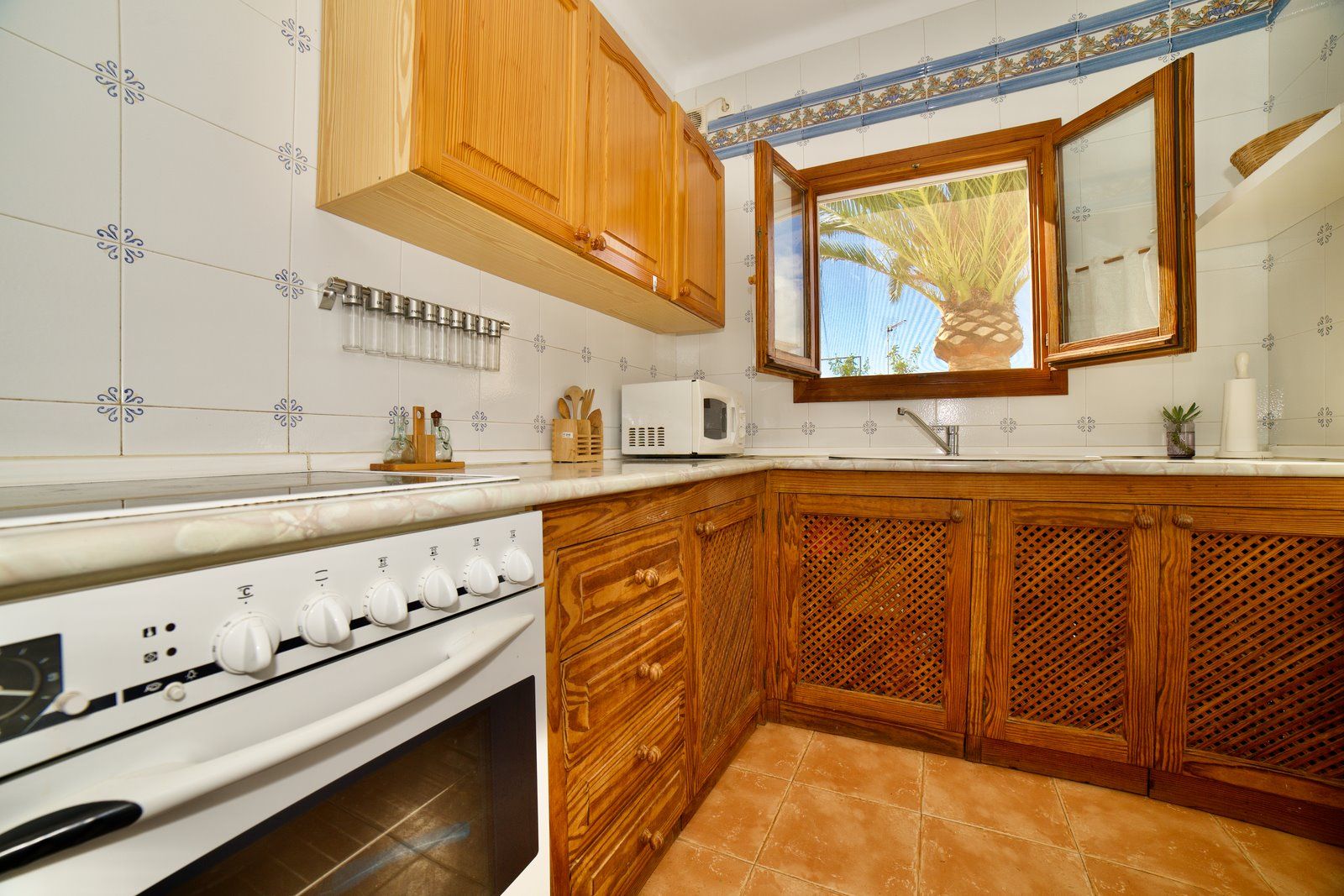 17-2033-Villasyfincasmallorca.jpeg Chalet amueblado en alquiler cerca de Cala Santanyí con jardín
