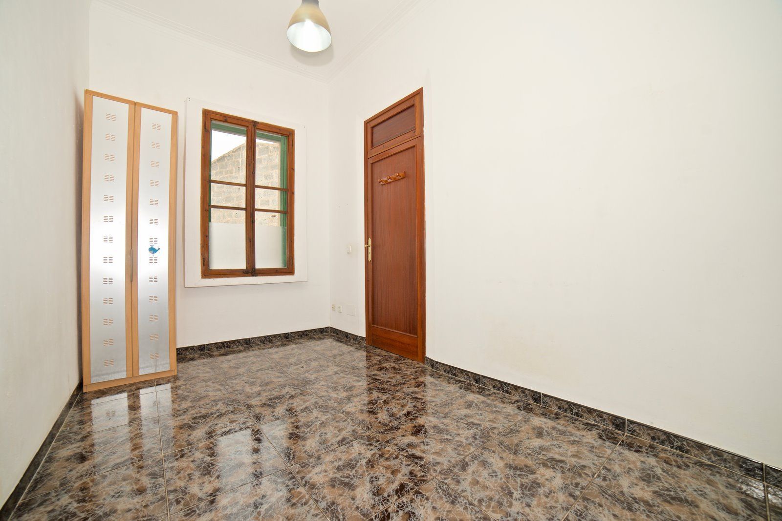 17-Villasyfincasmallorca-11.jpg Renoviertes Stadthaus zur Miete in Ses Salines: 150 m² mit Patio