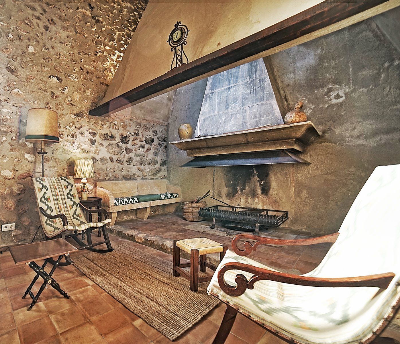 17-Villasyfincasmallorca.jpg Restored 17th-Century Windmill for Rent in Algaida, Mallorca