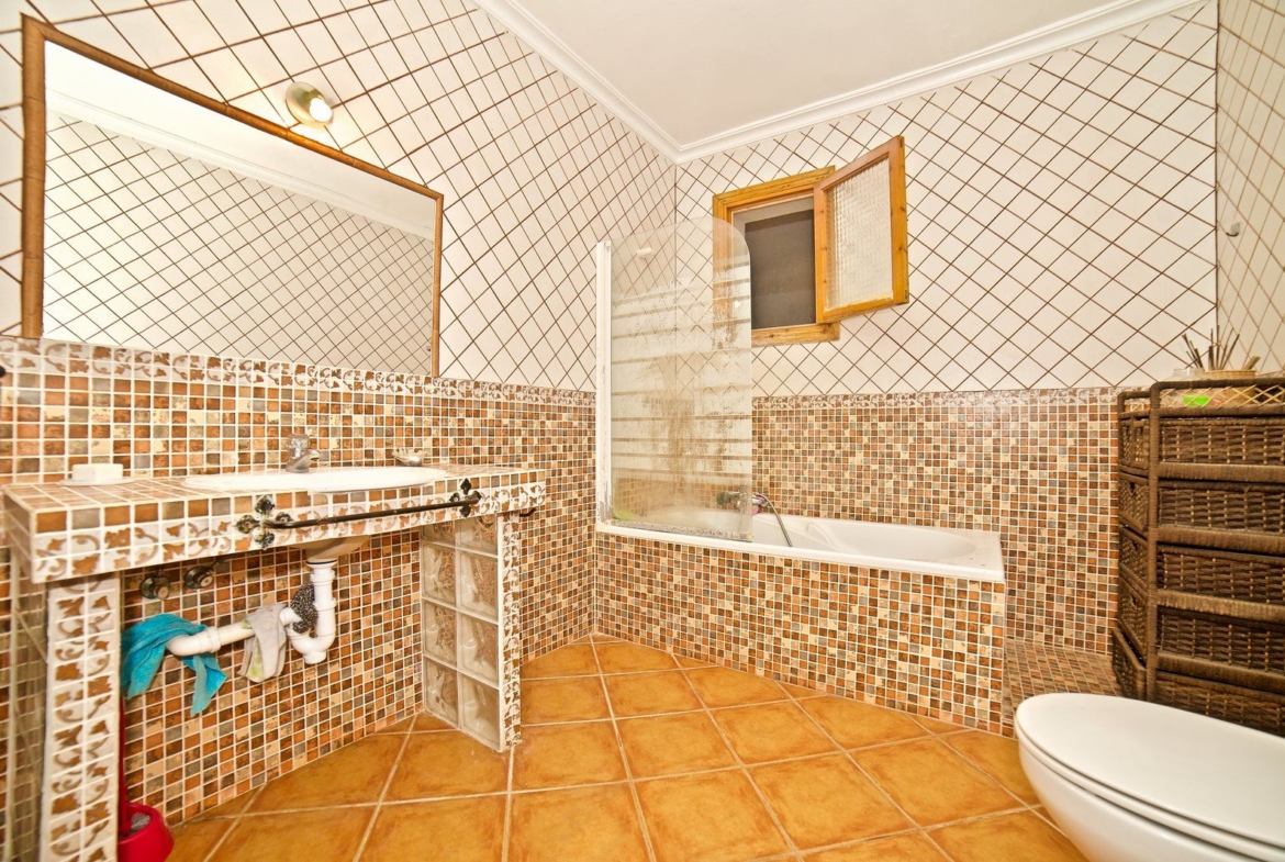 Chalet reformado en Cala Llombards a 700 m de la playa