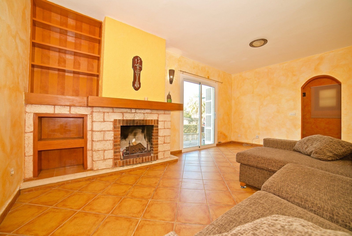 Chalet reformado en Cala Llombards a 700 m de la playa