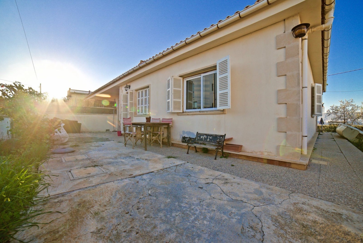 Chalet reformado en Cala Llombards a 700 m de la playa