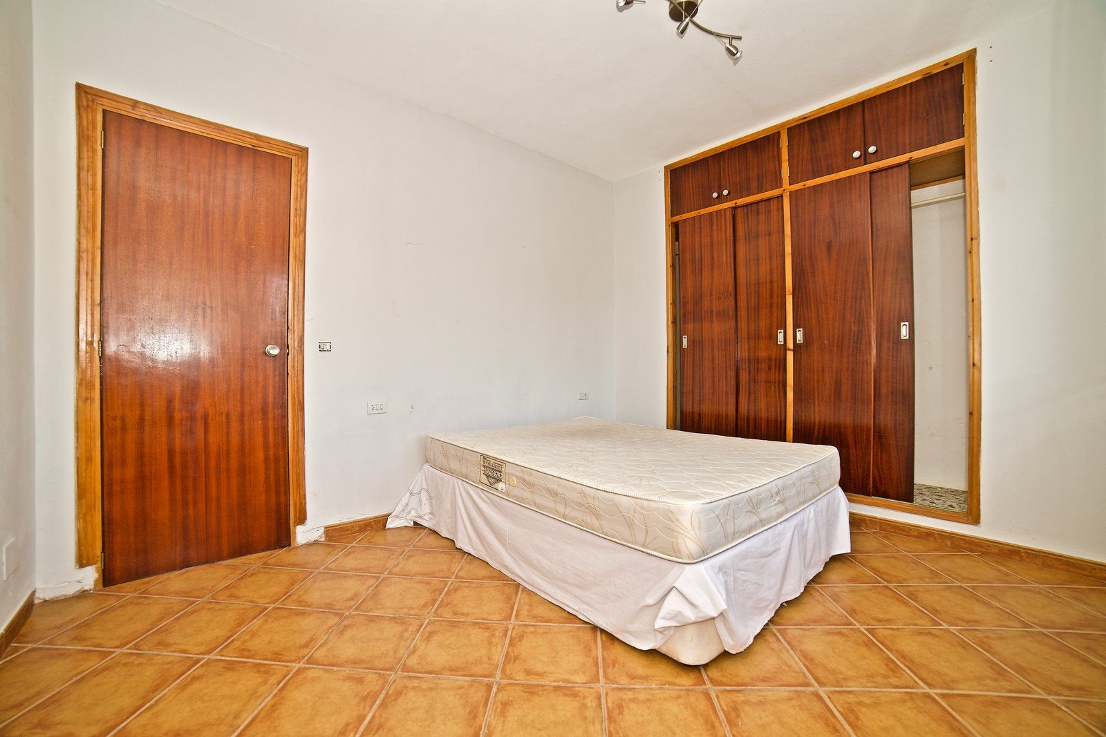 Chalet reformado en Cala Llombards a 700 m de la playa