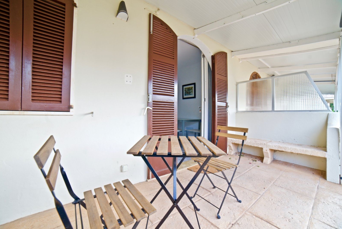 Planta baja reformada con terraza y vistas al mar en Colonia de Sant Jordi