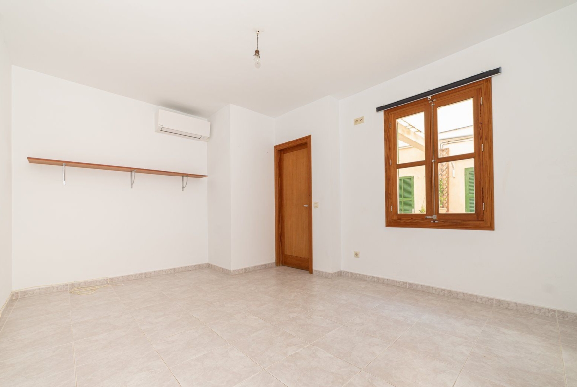 Planta baja reformada con patio en Ses Salines