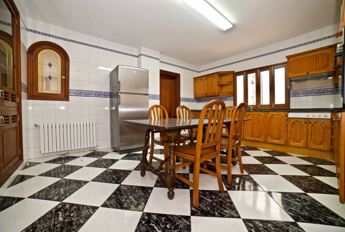 Alquiler planta baja señorial en Campos: 182 m² con historia