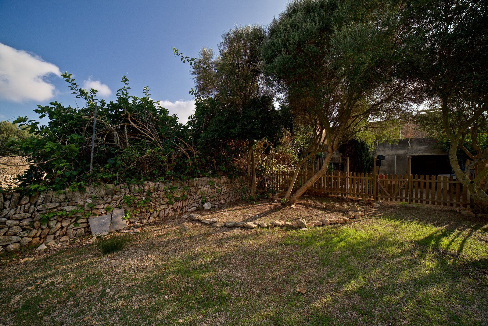 18-2025-Villasyfincasmallorca.jpg Charming House with Large Garden for Rent in Ses Salines