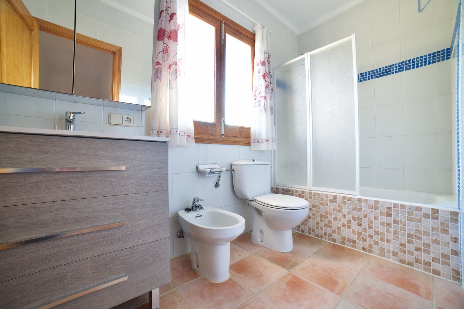 Chalet with Private Pool for Rent in Cala Anguila, Mallorca