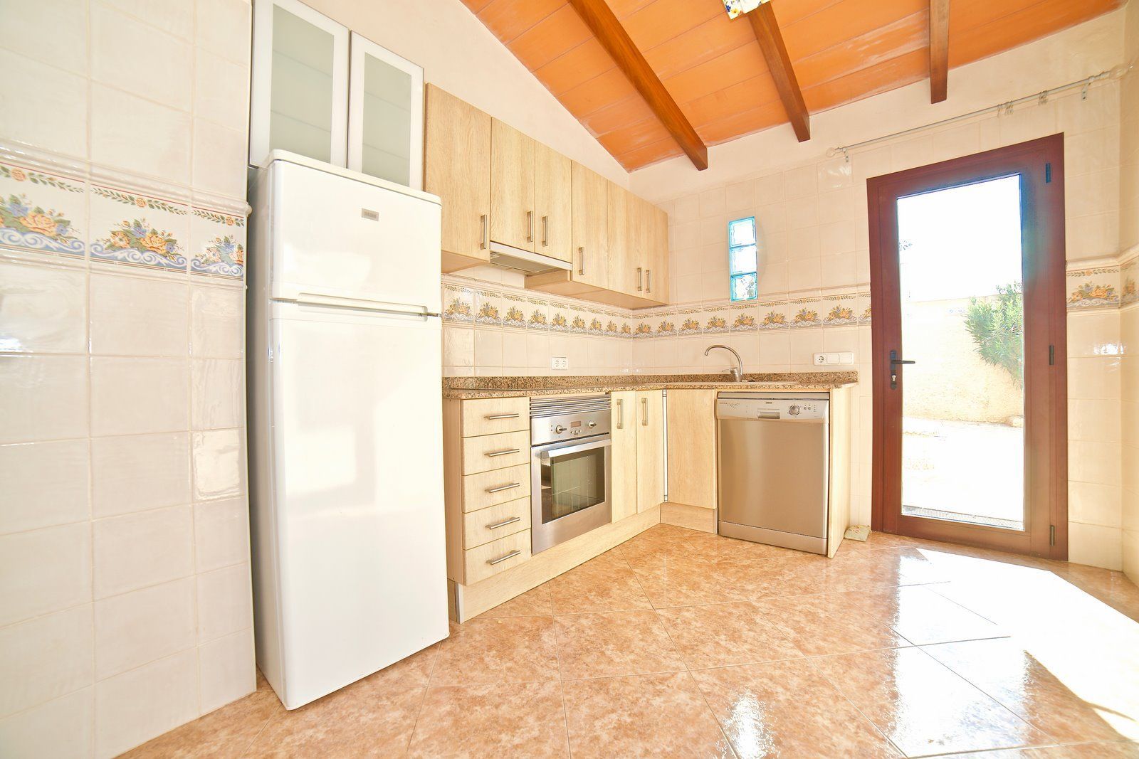 18-Villasyfincasmallorca-10.jpg Casa de pueblo renovada en alquiler en Es Llombards, Santanyí