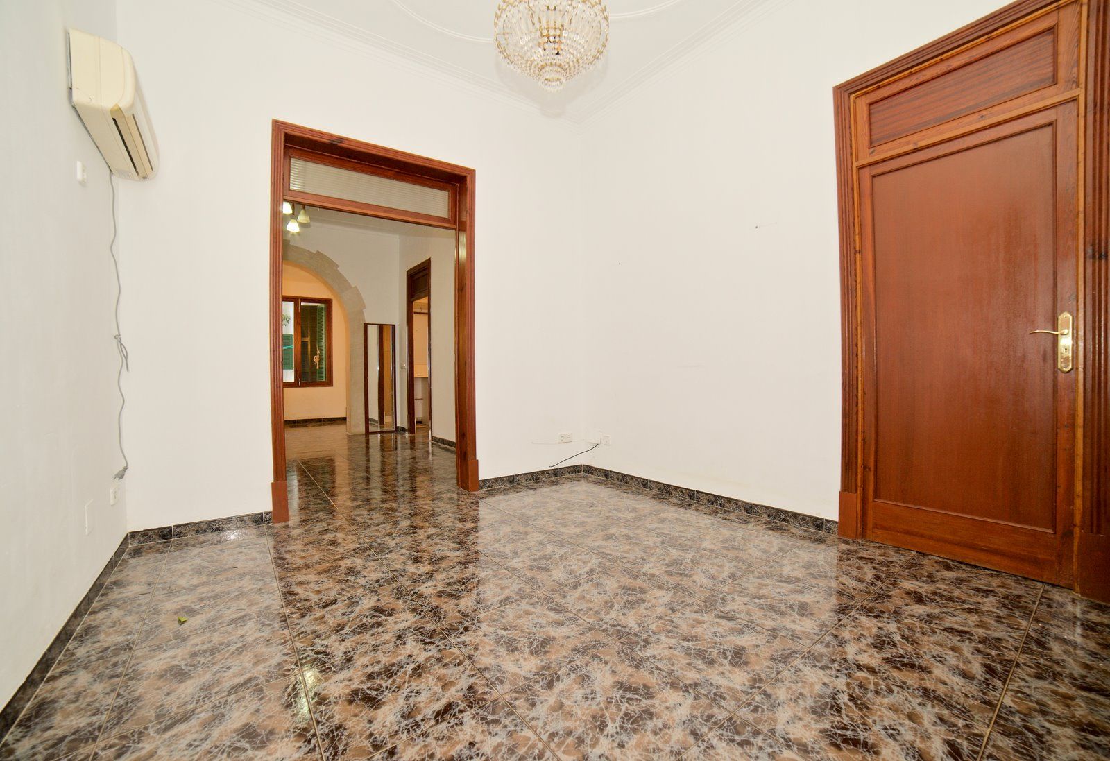 18-Villasyfincasmallorca-11.jpg Renoviertes Stadthaus zur Miete in Ses Salines: 150 m² mit Patio