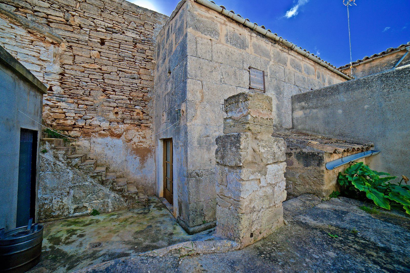 18-Villasyfincasmallorca-7.jpg Casa de pueblo con patio y 6 dormitorios en Ses Salines