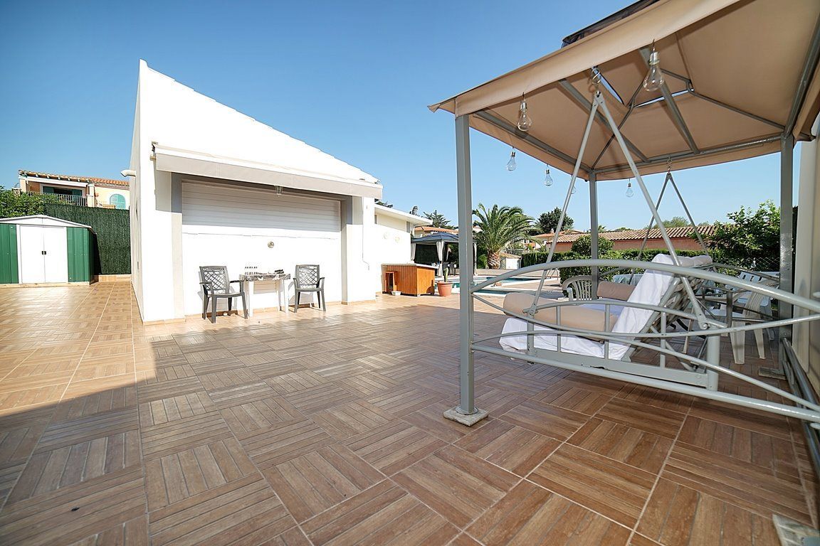Chalet en Portocristo Novo con piscina y apartamento independiente — 900 m de Cala Anguila