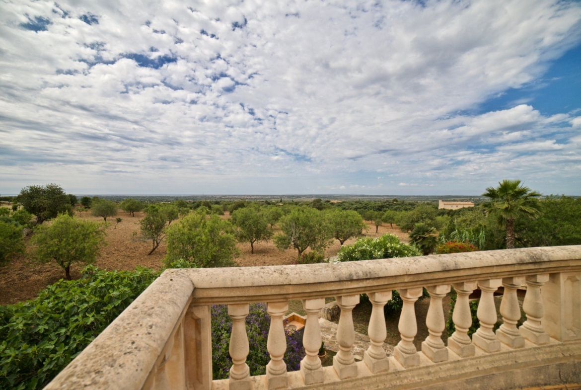 Countryside Villa with Pool & Sea Views in Santanyí