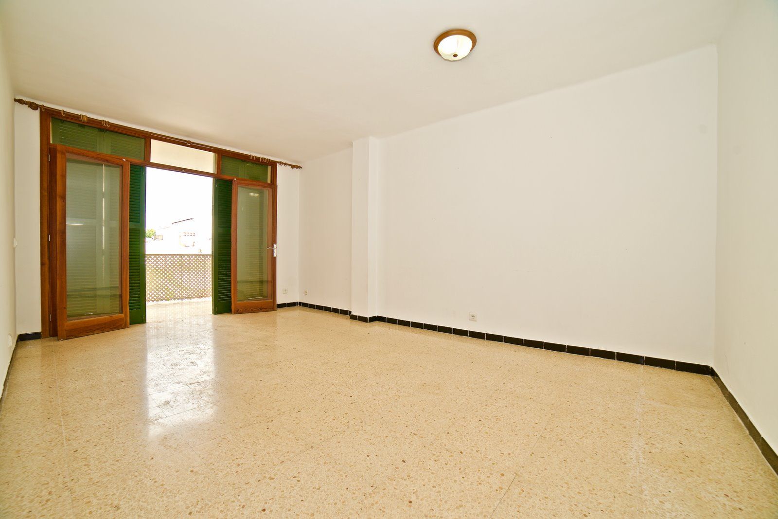 Piso con terraza junto al puerto en Colonia de Sant Jordi