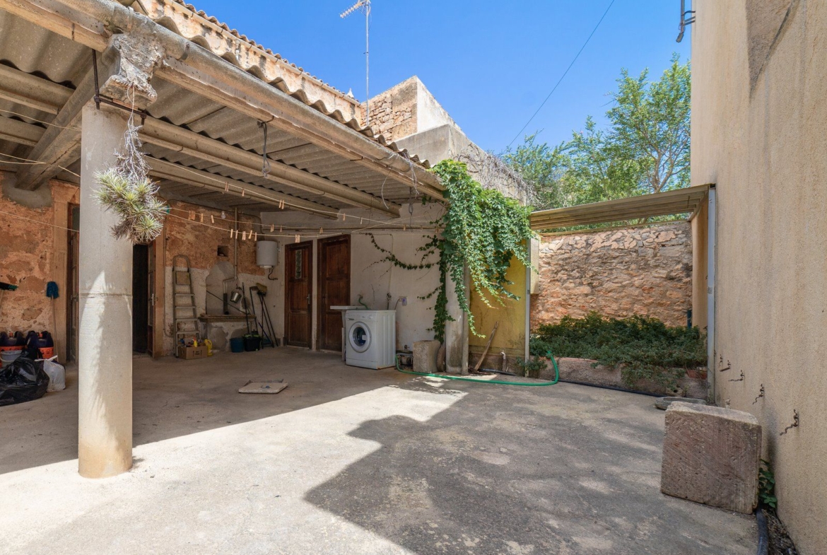 Casa de pueblo en Es Llombards con patio y terraza | 278 m²
