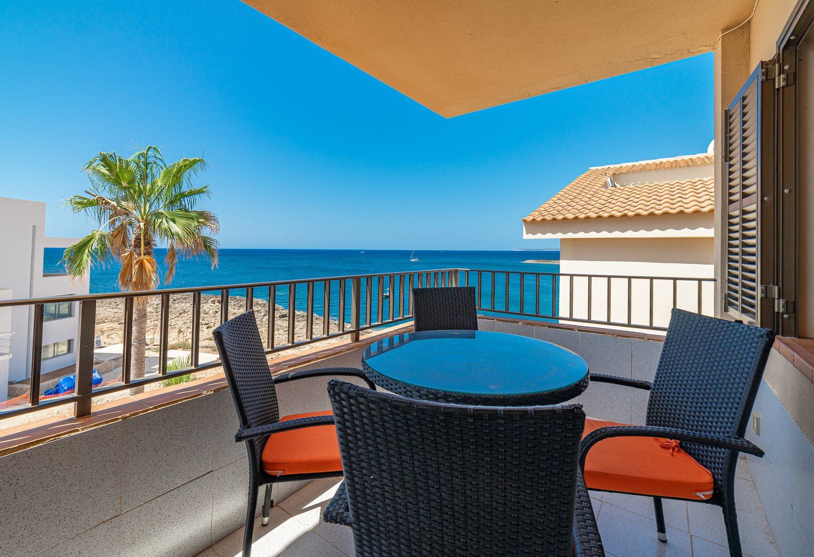19-1221-Villasyfincasmallorca.jpg Duplex Penthouse with Sea Views, Colonia de Sant Jordi Waterfront