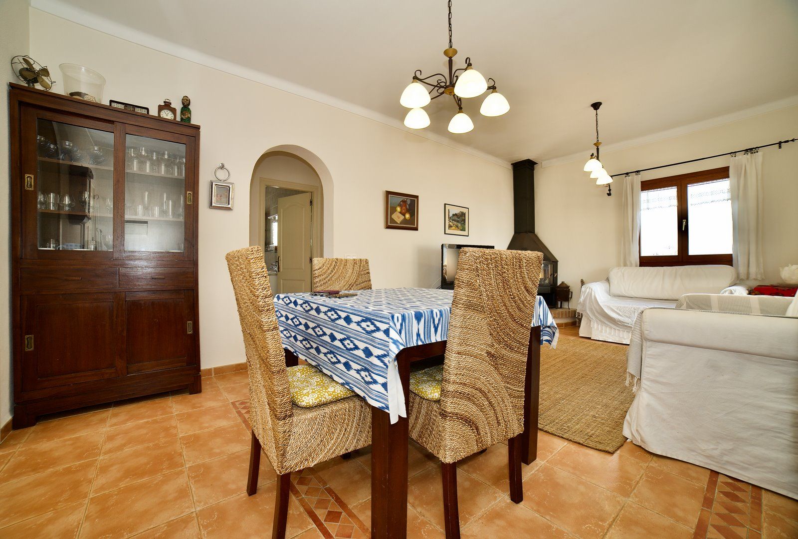 19-2033-Villasyfincasmallorca.jpeg Chalet amueblado en alquiler cerca de Cala Santanyí con jardín
