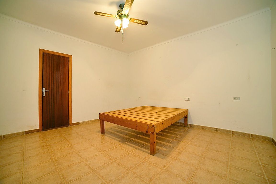 Casa de pueblo con jardín y piscina en alquiler, Es Llombards