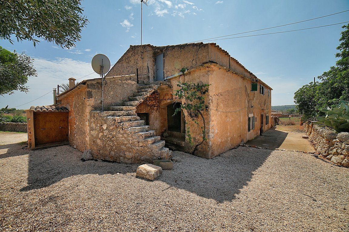 Country House with Pool for Rent Near Santanyí, Mallorca