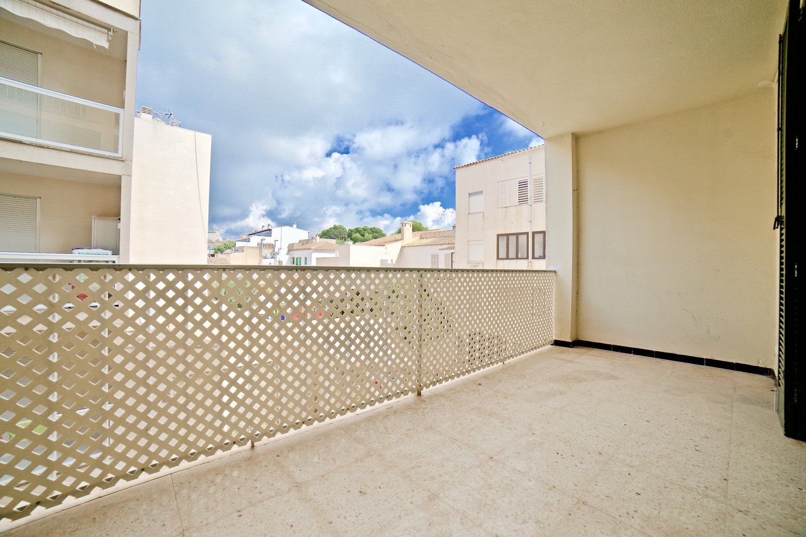 Piso con terraza junto al puerto en Colonia de Sant Jordi