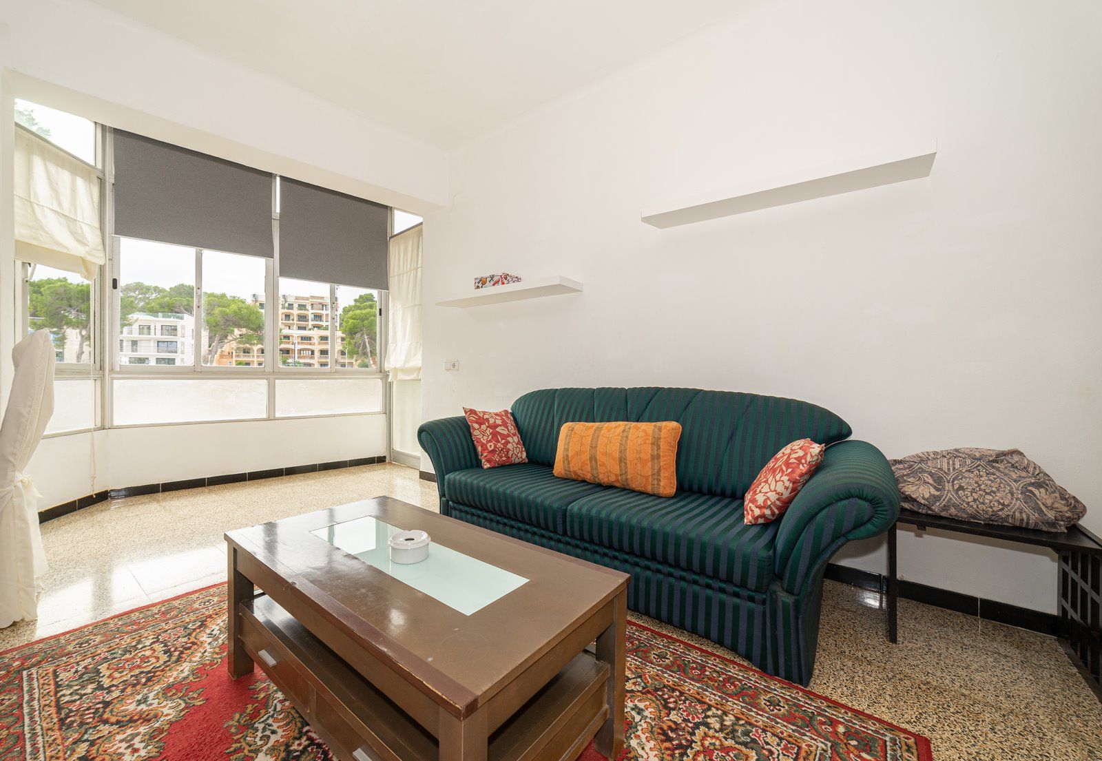 2-1231-Villasyfincasmallorca.jpg Piso en primera línea de mar en Portopetro con jardín y vistas
