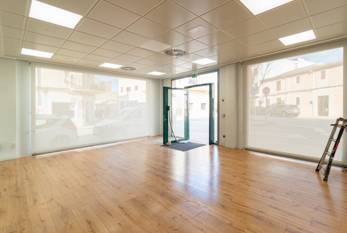 Corner Commercial Space for Rent in Central Ses Salines