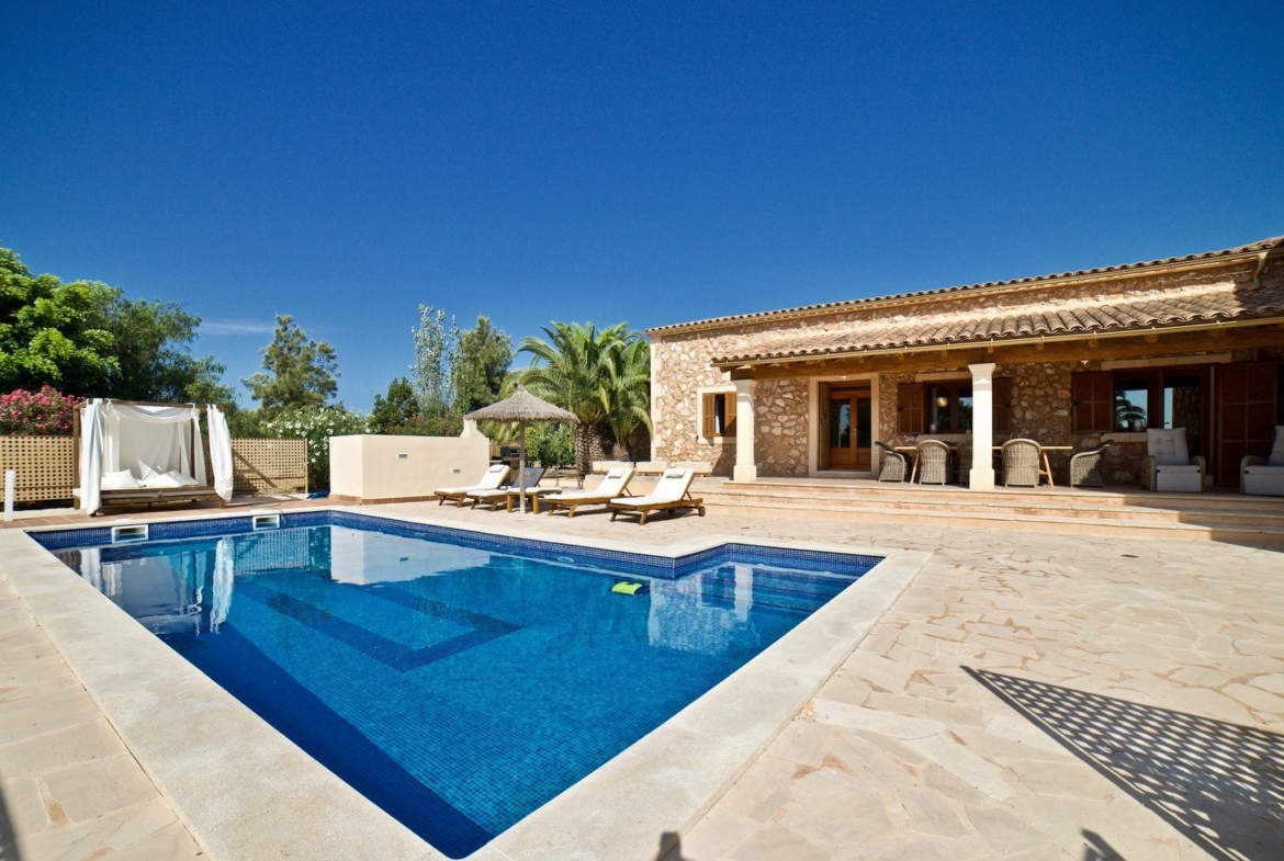 Country House with Pool for Rent Near Campos, Mallorca