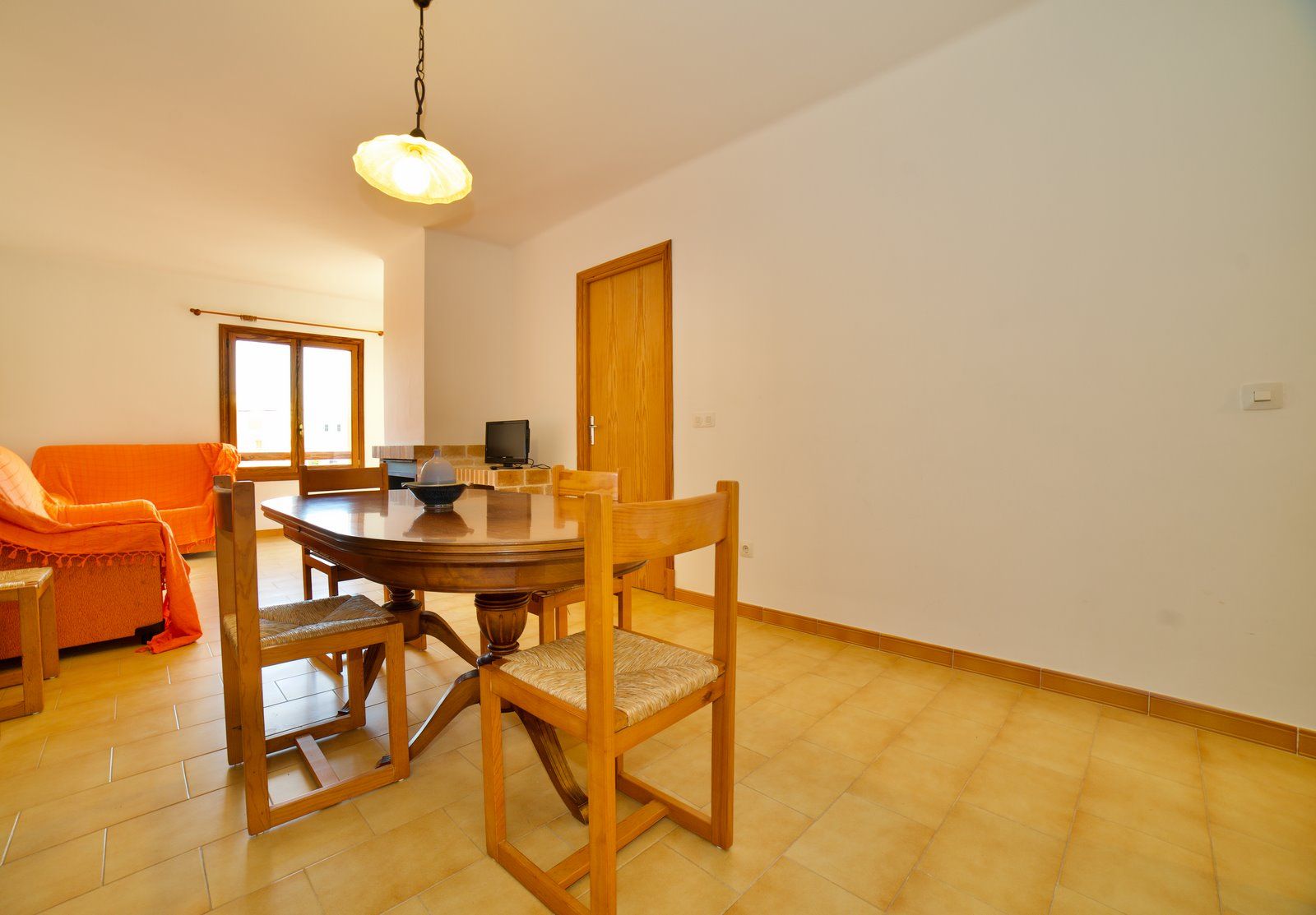 Piso en alquiler en Colonia de Sant Jordi: 3 habitaciones y terraza