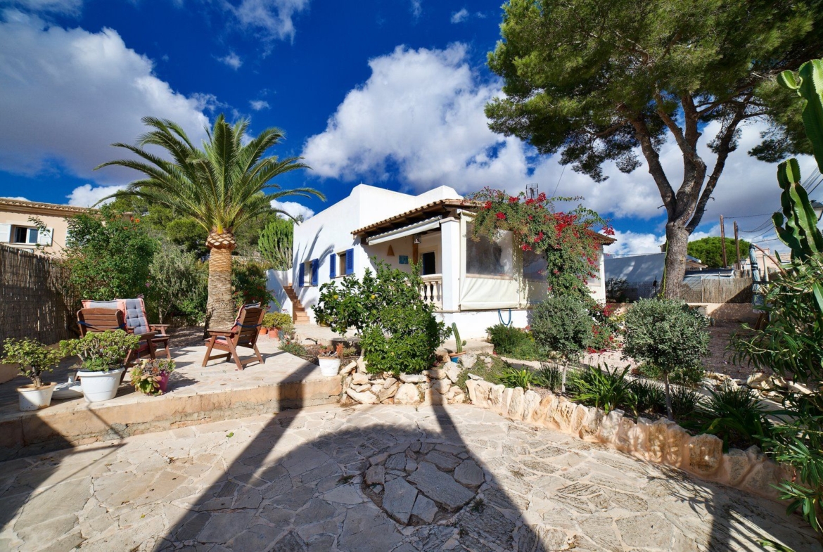 Chalet amueblado en alquiler cerca de Cala Santanyí con jardín