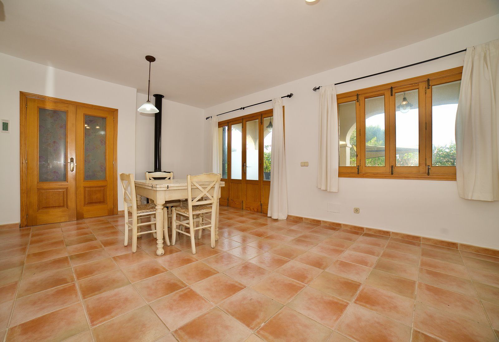 Chalet with Private Pool for Rent in Cala Anguila, Mallorca