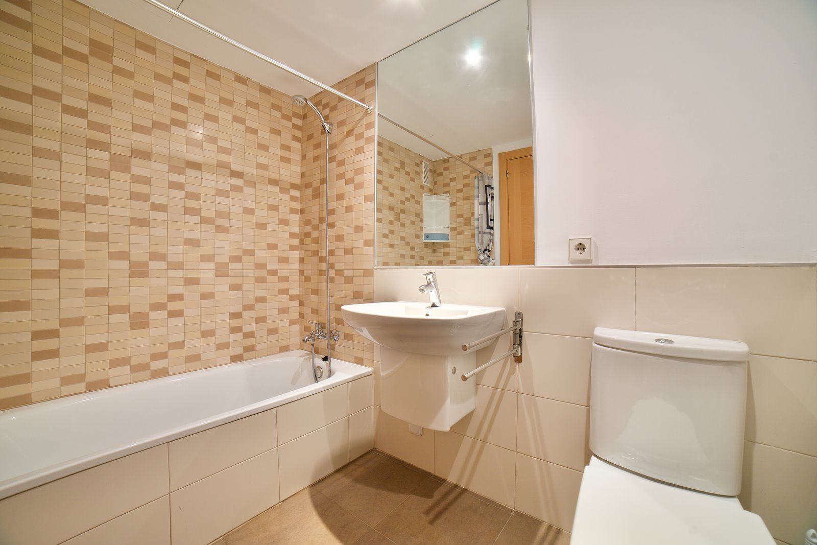 2-2046-Villasyfincasmallorca-6.jpeg Modern Apartment with Terrace & Pool in Campos, Mallorca