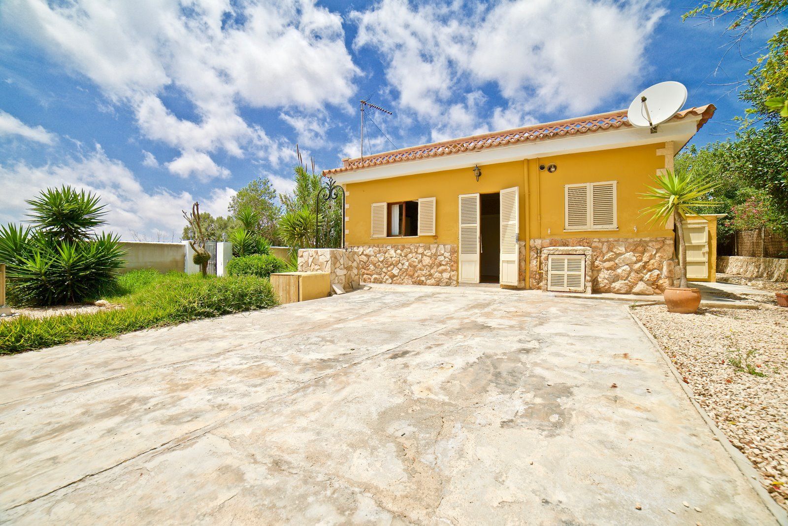 2-Villasyfincasmallorca-1.jpg Chalet en Son Moger a 1,5 km de Cala Santanyí con jardín