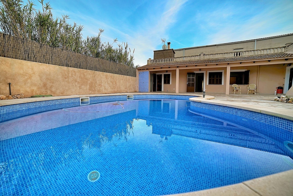 Renovated Village House with Pool for Rent in Ses Salines