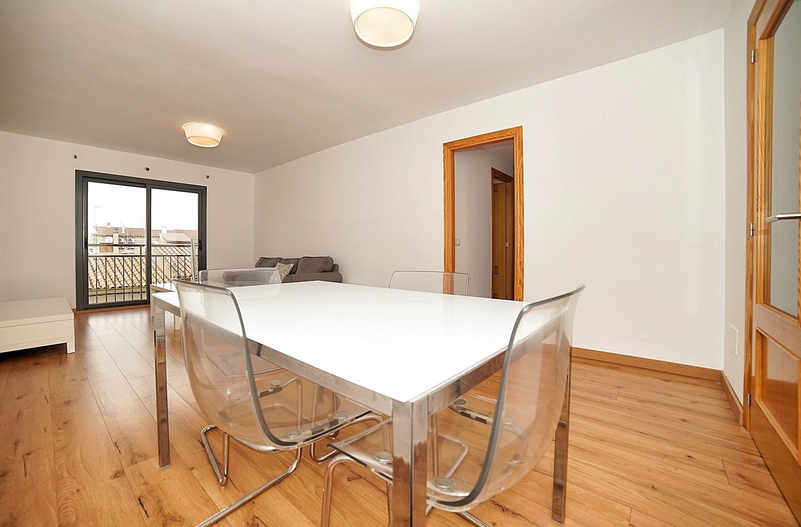 2-Villasyfincasmallorca-2.jpg Spacious 3-Bed Apartment With Elevator & Balcony in Campos