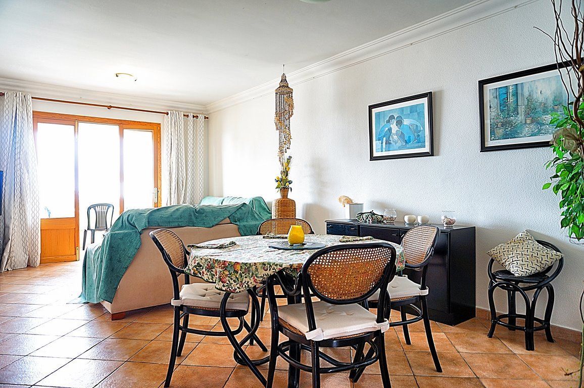 Piso amueblado con terraza y vistas al mar en Colonia de Sant Jordi