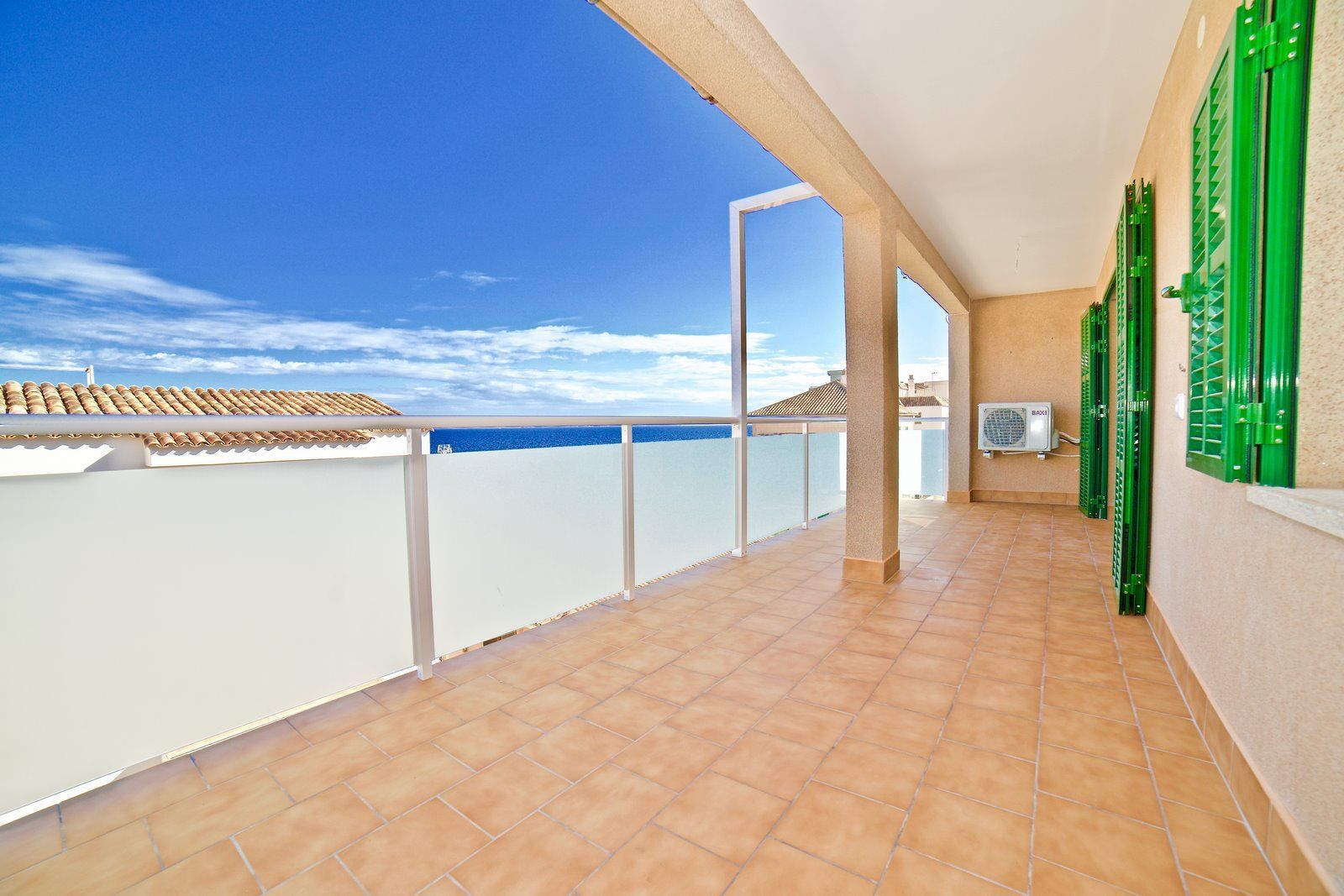 2-Villasyfincasmallorca-3.jpg Penthouse mit Meerblick zur Miete in Colonia de Sant Jordi – 3 Zi.