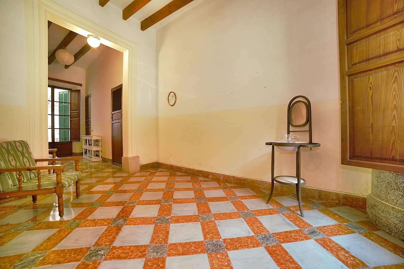 Stadthaus-Miete in Santanyí mit Innenhof und Terrassen