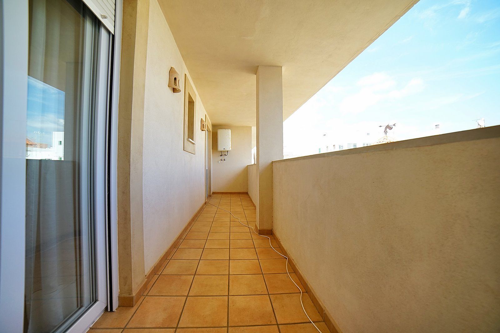 2-Villasyfincasmallorca-4.jpg Casa adosada en alquiler con gran jardín en Colonia de Sant Jordi