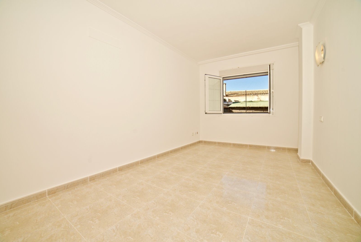 Piso en venta en Campos con gran terraza y 3 habitaciones