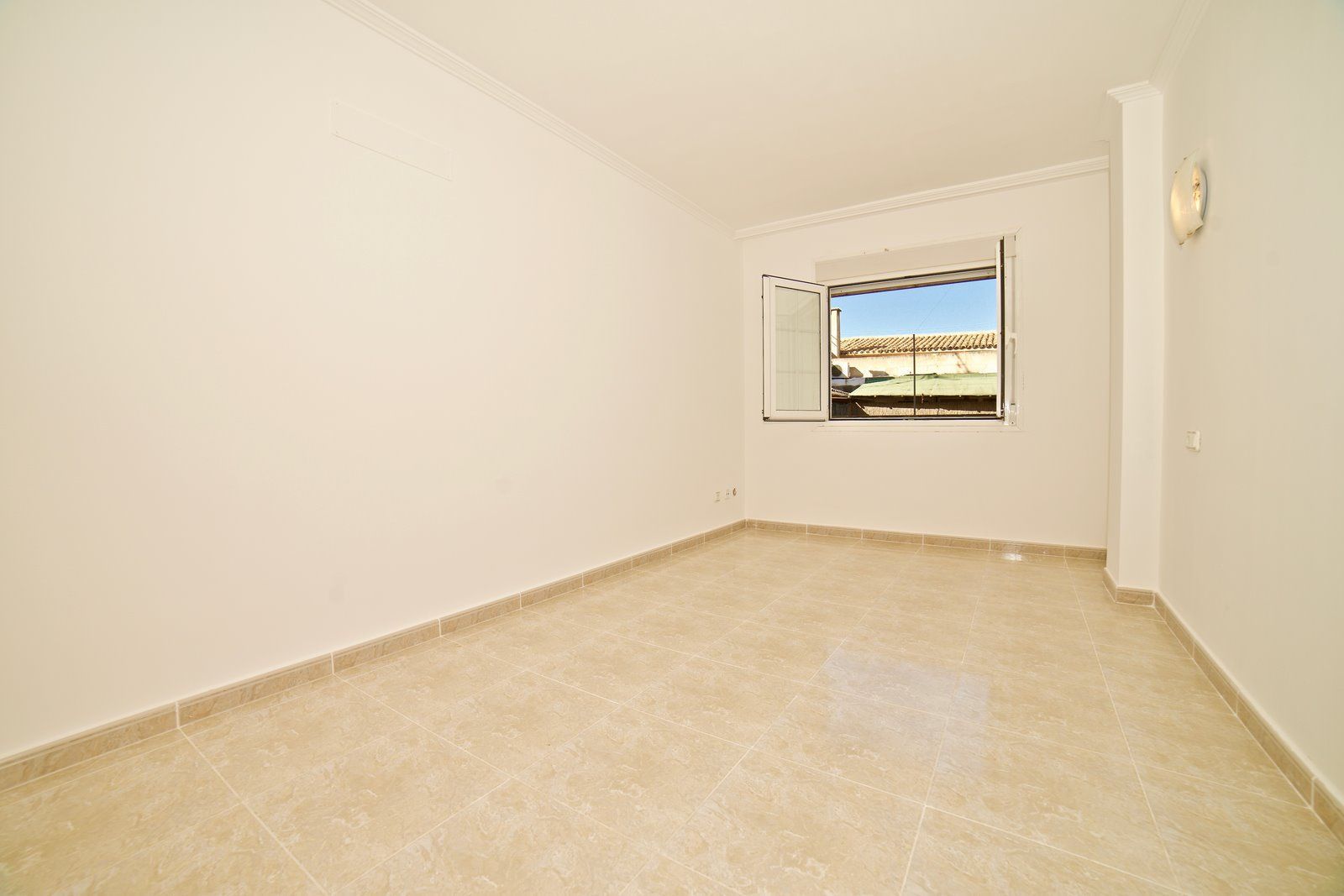 Piso en venta en Campos con gran terraza y 3 habitaciones