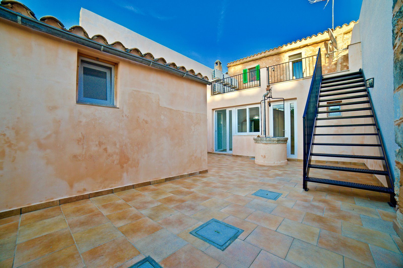 20-1177-Villasyfincasmallorca.jpg Renovated Village House with Garden & Garage in Santanyí