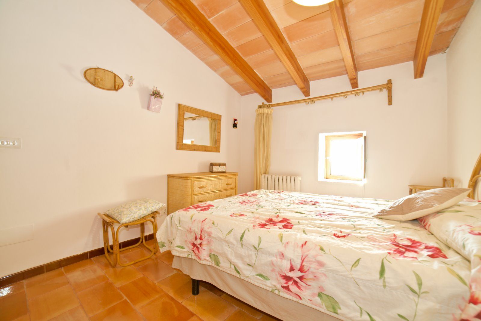 20-1180-Villasyfincasmallorca.jpg Charming Village House for Rent in Ses Salines with Garden