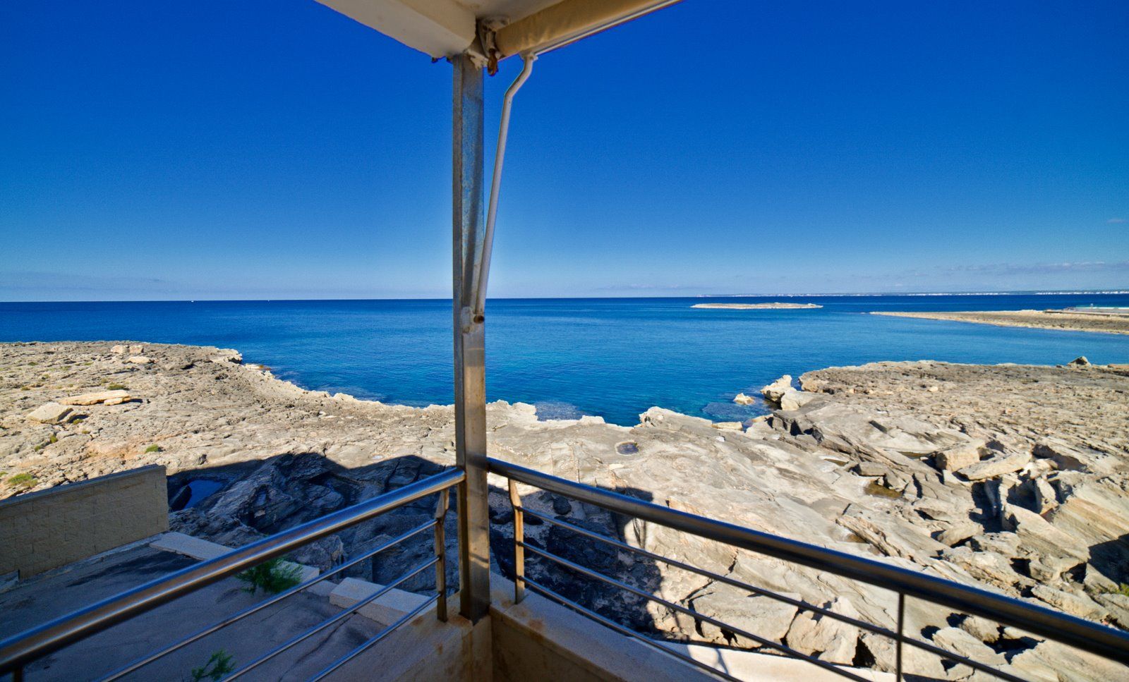 20-1185-Villasyfincasmallorca.jpg Meerfront-Wohnung mit Meerblick in Colonia de Sant Jordi