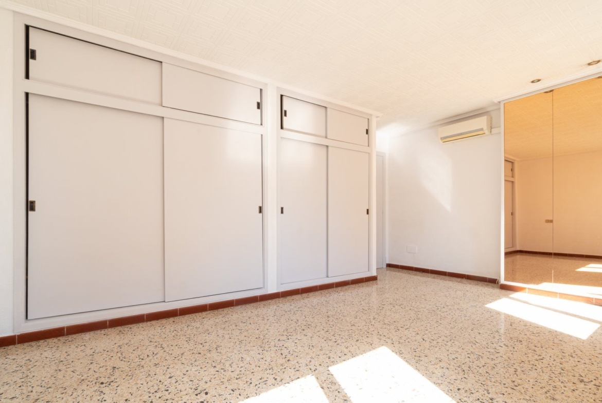 Sea View Apartment with Terrace on Palma’s Paseo Marítimo