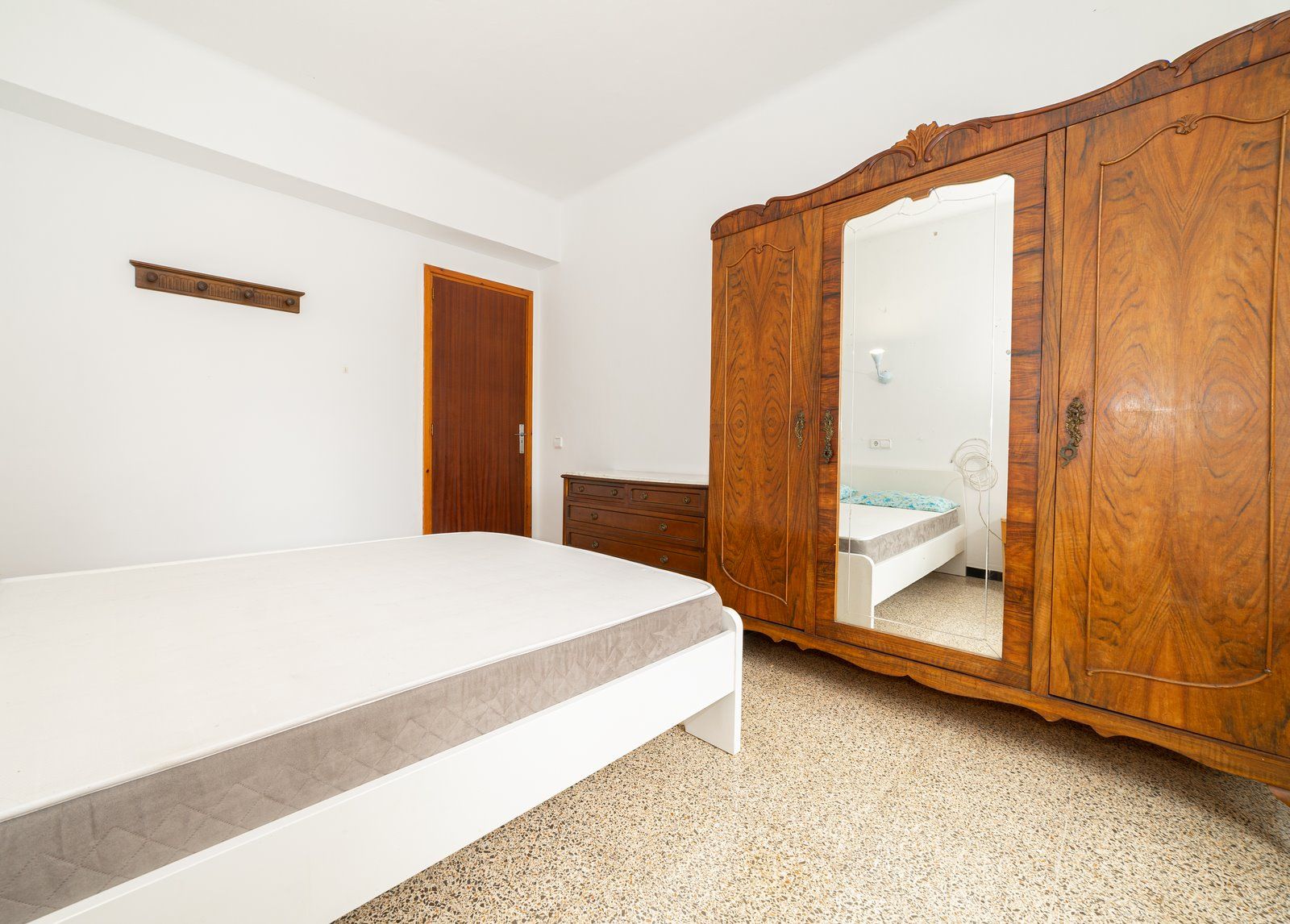 20-1231-Villasyfincasmallorca.jpg Piso en primera línea de mar en Portopetro con jardín y vistas
